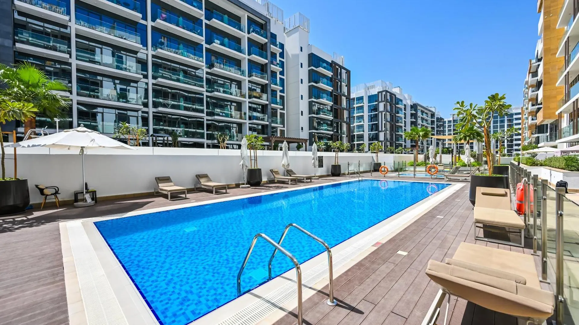 Discover A Cozy Luxury Studio With A Refreshing Pool, Just A 10-Minute Journey From The City'S Heart Dubai 0*,